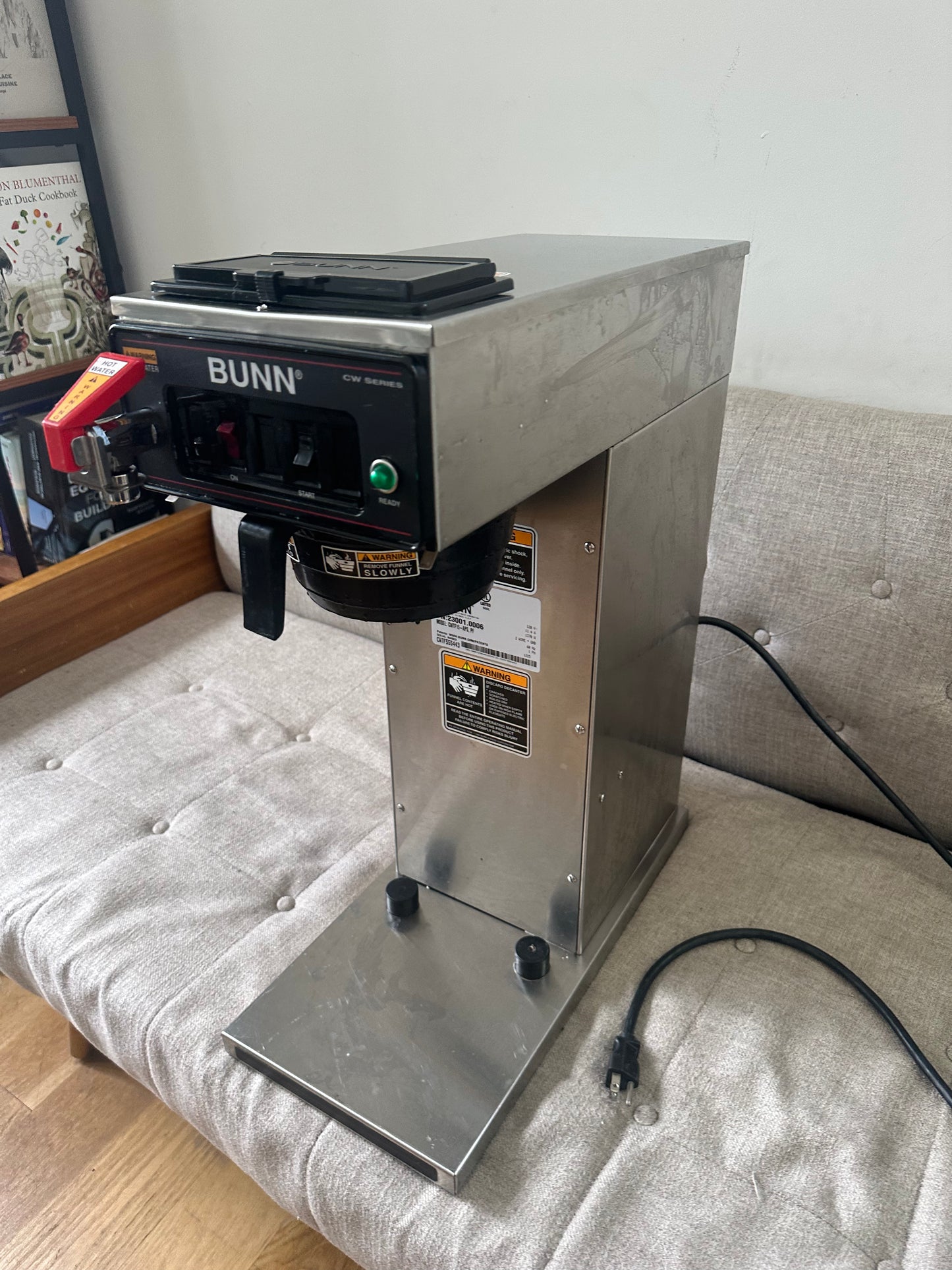 BUNN CW-15 POUR OVER COFFE MAKER